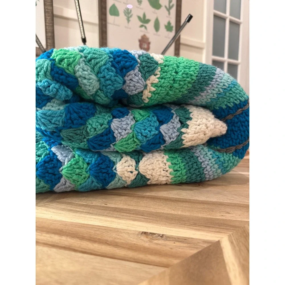 VTG Handknit Crochet Afghan Whale Blanket Kids Blue Green Cozy XL Throw 132